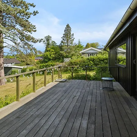 With Fjord View In Lovely Vellerup Feriehus *