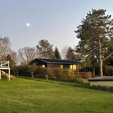 With Fjord View In Lovely Vellerup Feriehus